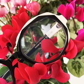Óptica Marianao gafas con marco negro y blanco